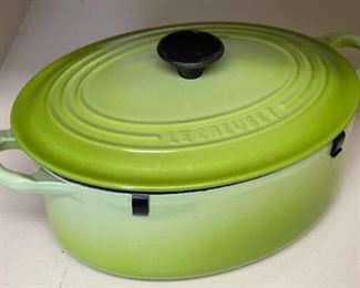 Le Creuset 23 Oval Dutch Oven Green 6 x 11 x 8in HxWxD