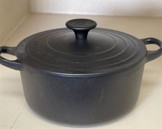Le Creuset Licorice Cast Iron Dutch Oven Cocotte #18 Matte Black 6 x 9 x 7.5in HxWxD