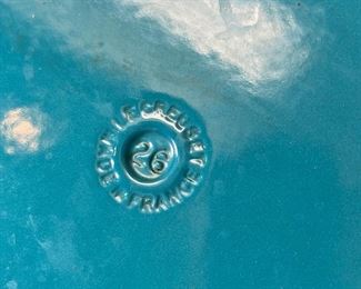 Le Creuset 26 Round Dutch Oven Blue 7 x 13 x 11in HxWxD