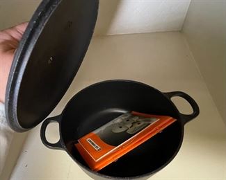 Le Creuset Licorice Cast Iron Dutch Oven Cocotte #18 Matte Black 6 x 9 x 7.5in HxWxD