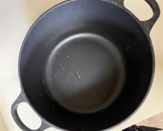 Le Creuset Licorice Cast Iron Dutch Oven Cocotte #18 Matte Black 6 x 9 x 7.5in HxWxD