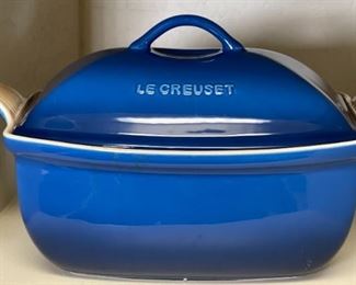 Le Creuset 13.50 Covered Square Stoneware Casserole Dish 8 x 13 x 8in HxWxD
