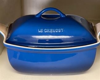 Le Creuset 13.50 Covered Square Stoneware Casserole Dish 8 x 13 x 8in HxWxD