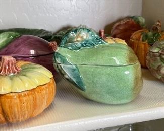 Lot 14pc of Vietri Italian Ceramics Vegetable Jar Plate lot 5in H