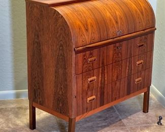 Vintage Egon Ostergaard Rosewood Cylinder Desk Roll Top MCM Scandinavian Modern Svensk Mobelindustri MSI 38 x 35 x 19 in HxWxD