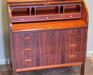 Vintage Egon Ostergaard Rosewood Cylinder Desk Roll Top MCM Scandinavian Modern Svensk Mobelindustri MSI 38 x 35 x 19 in HxWxD