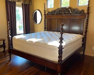Thomasville Ernest Hemingway King Quintillia Poster Bed Mahogany 88 x 83x89 in HxWxD