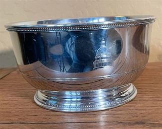 Salisbury Pewter Images of America Bowl US Capitol 3.5in H x 6.5in diameter
Salisbury Pewter Images of America Bowl US Capitol 3.5in H x 6.5in diameter