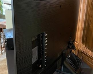 Samsung 49in 4K UHD 8 Series Smart TV UN49NU800F 28 x 43 x 13in HxWxD