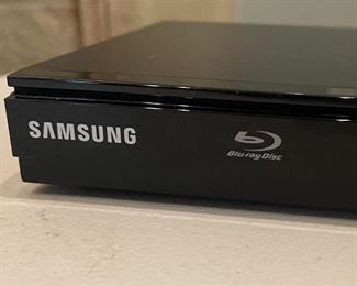 No Remote Samsung Blu-Ray DVD Player BD-EM57C 2 x 14 x 8in HxWxD