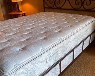 Queen Rustic Scroll Iron Bed Frame & Mattress Frame 85.5x63.5 HxWxD