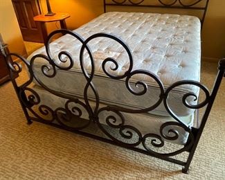 Queen Rustic Scroll Iron Bed Frame & Mattress Frame 85.5x63.5 HxWxD