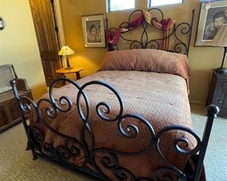 Queen Rustic Scroll Iron Bed Frame & Mattress Frame 85.5x63.5 HxWxD