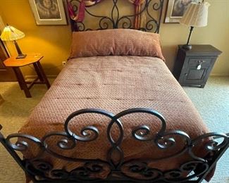 Queen Rustic Scroll Iron Bed Frame & Mattress Frame 85.5x63.5 HxWxD