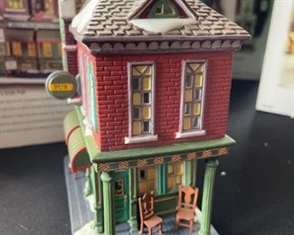 Dept. 56 Molly O’Briens Irish Pub Christmas in the City Series Department #56.58952 in Original Box 8 x 6.5 x 6.5in HxWxD