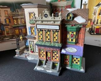 AS-IS Dept. 56 5th Avenue Shoppes Christmas in the City Department #56.59212 in Original Box 8 x 10.5 x 6.5in HxWxD