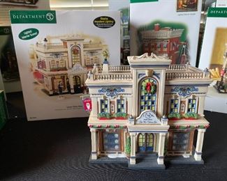 Dept. 56 Lenox China Shop Christmas in the City Series Department #56.59263 in Original Box 7.5 x 8 x 5.5in HxWxD