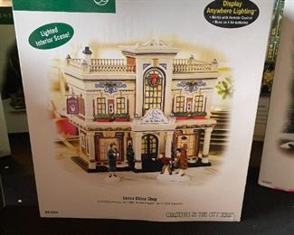 Dept. 56 Lenox China Shop Christmas in the City Series Department #56.59263 in Original Box 7.5 x 8 x 5.5in HxWxD