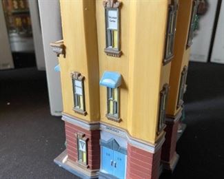 Dept. 56 Parkview Hospital Christmas in the City Series Department #56.58947 in Original Box 8.5 x 6.25 x 5in HxWxD