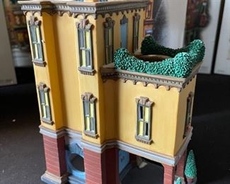 Dept. 56 Parkview Hospital Christmas in the City Series Department #56.58947 in Original Box 8.5 x 6.25 x 5in HxWxD