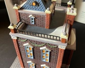 Dept. 56 Precinct 25 Police Station Christmas in the City Series Department #58941 in Original Box 8.5x 6.5 x 6.5in HxWxD