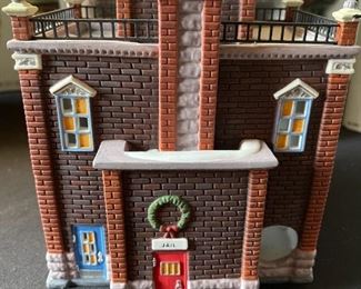 Dept. 56 Precinct 25 Police Station Christmas in the City Series Department #58941 in Original Box 8.5x 6.5 x 6.5in HxWxD