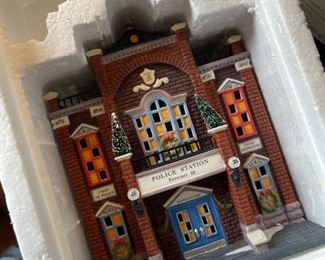 Dept. 56 Precinct 25 Police Station Christmas in the City Series Department #58941 in Original Box 8.5x 6.5 x 6.5in HxWxD