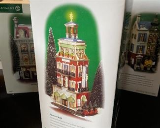 Dept. 56 Paramount Hotel Christmas in the City Series Department #56.58911 in Original Box 13 x 6 x 5.5in HxWxD