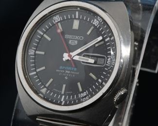 1969 Vintage SEIKO 5 Sport 6119 6020 Automatic Day/Date Watch Blue Face Case: 38x40mm