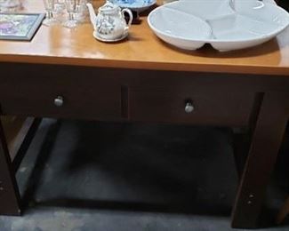 47.75"W x 34"D x 32"H Resin Top Display Table (drawers are not functionable) $95