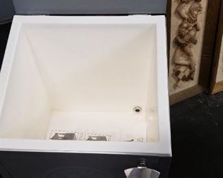 Brand New NOS Coors Light Cooler On Wheels with Drain & Bottle Opener 14.25"W x 13"D x 35.25"H
$150 Ea 2 available