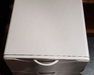 Vintage Bush Upscale Lt Gray File Cabinet with lock (no Key) on Wheels 15,75"W x 21.25"D x 28"H $60