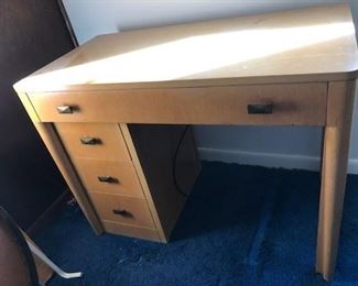 Vintage Saginaw Furniture Shops Mid Century EXPAND-O-MATIC Desk Dining Table with 4 leafs and chair 40"W x 21"D x 30" tall. Each leaf is 15" x 40" so add 4 leaves and now you have 40" x 81 WAS $495 NOW $450