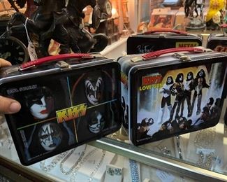 Kiss lunchboxes with thermos