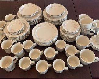 (78) Pfaltzgraff 'Tea Rose' Large Dinnerware Set
Many other lots with this pattern in auction