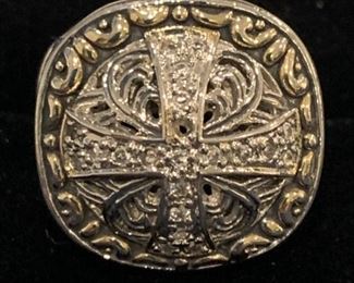 Heavy Sterling Silver Ring with Filigree and Cross Design. Weight 16.8g. Size 5.75