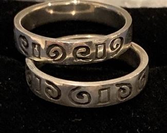 Pair of Sterling Silver Posey Rings, Total Weight
5.9g. Size 7