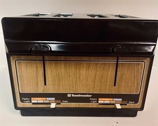 4-Slice Toaster by Toastmaster