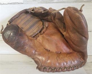 Vintage Rawlings Baseball Glove