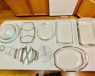 (13) Glass Baking Dishes &Metal Cooling Racks