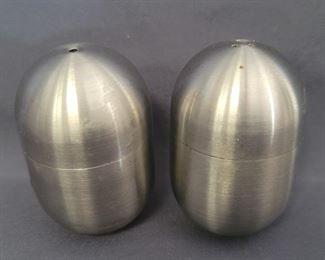 Brookstone Humpty Dumpty Salt & Pepper Shakers