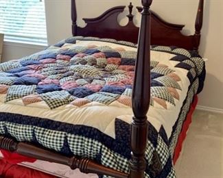 4 Poster Queen Size Bed, Bedding is not Included