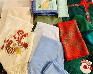 Table Linens to fit 40in-60in Round Table: