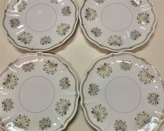 (4) Set of Downtown Abbey Dessert Plates in Box