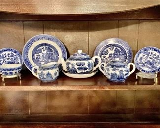 Blue Willow China, see pitures for makers