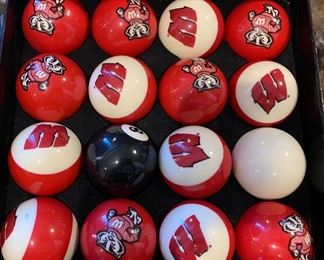 NIB Wave 7 Univ. of WI Billiard Ball Set
College Licensed $75
