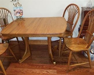 dining table w/ 4 chairs