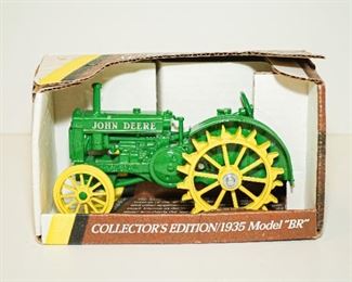 JohnDeere collectors Edition 1035 MODEL BR ERTL NEW IN BOX
