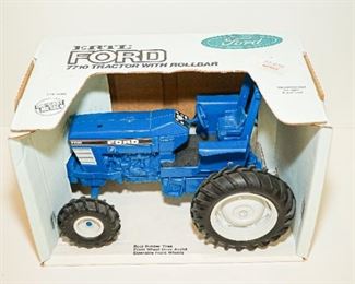 ERTL Ford Tractor New in Box