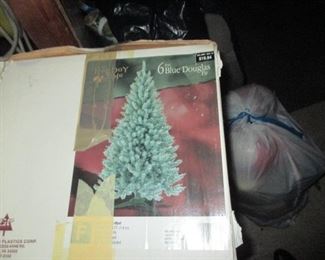 TONS OF CHRISTMAS DECORATIONS